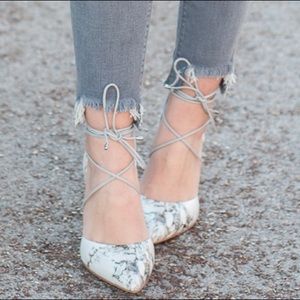 Gianni Bini marble grey heels